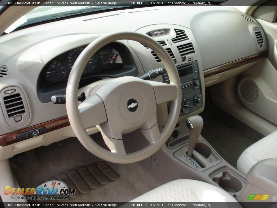 2005 Chevrolet Malibu Sedan Silver Green Metallic / Neutral Beige Photo #9