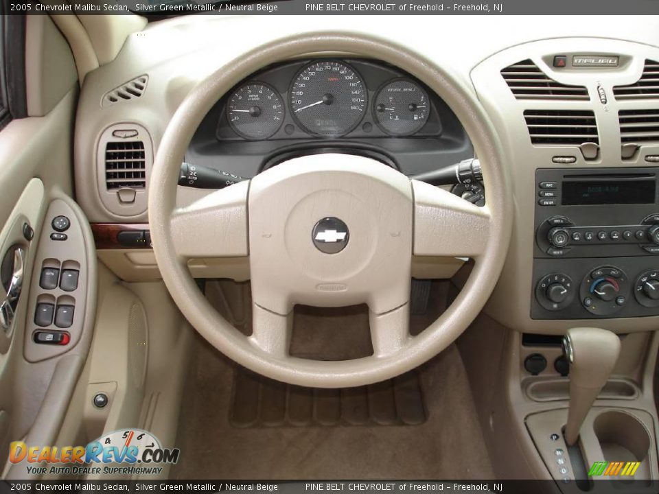 2005 Chevrolet Malibu Sedan Silver Green Metallic / Neutral Beige Photo #11
