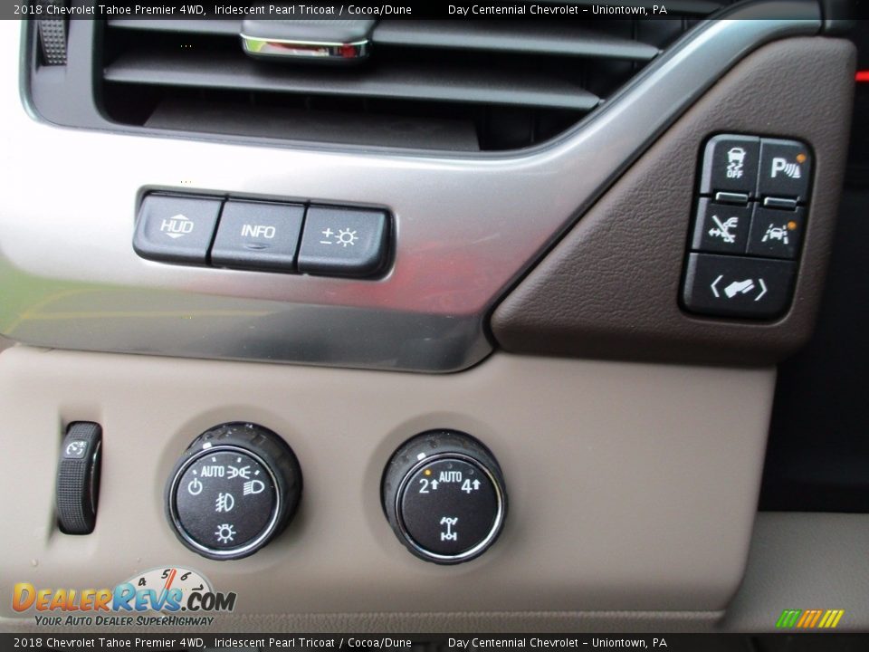 Controls of 2018 Chevrolet Tahoe Premier 4WD Photo #10