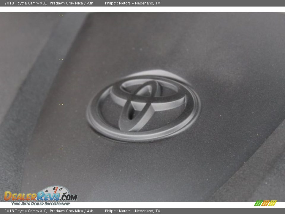 2018 Toyota Camry XLE Predawn Gray Mica / Ash Photo #26