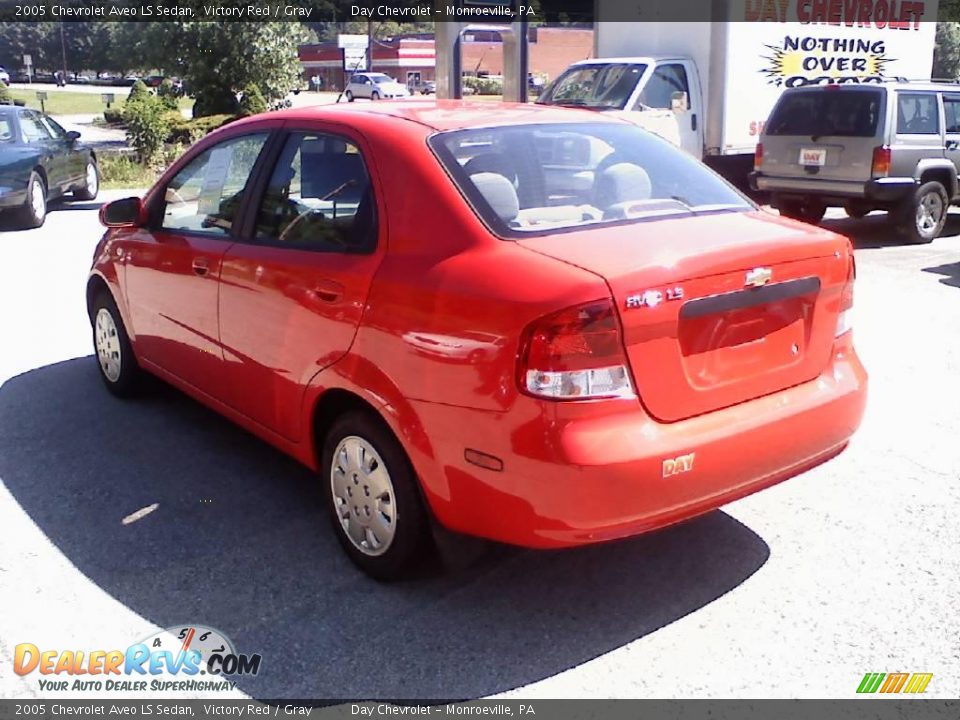 2005 Chevrolet Aveo LS Sedan Victory Red / Gray Photo #2