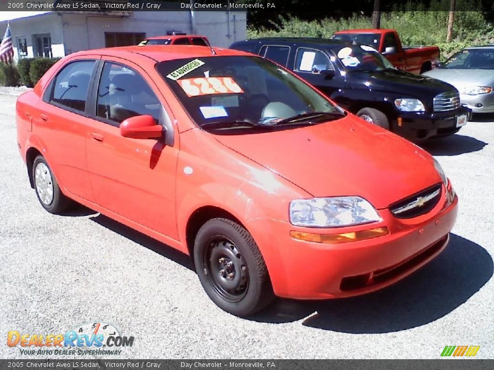2005 Chevrolet Aveo LS Sedan Victory Red / Gray Photo #10