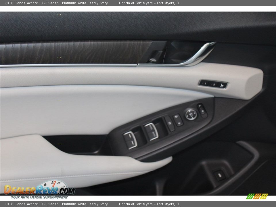 Door Panel of 2018 Honda Accord EX-L Sedan Photo #9
