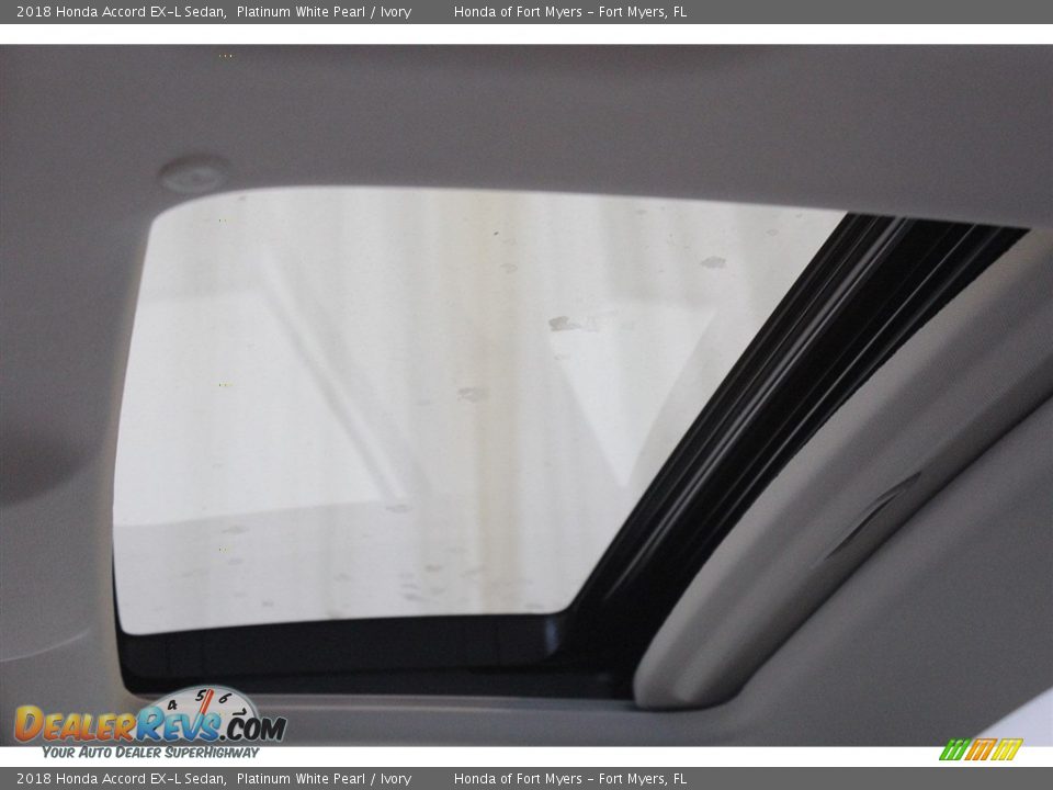 2018 Honda Accord EX-L Sedan Platinum White Pearl / Ivory Photo #22