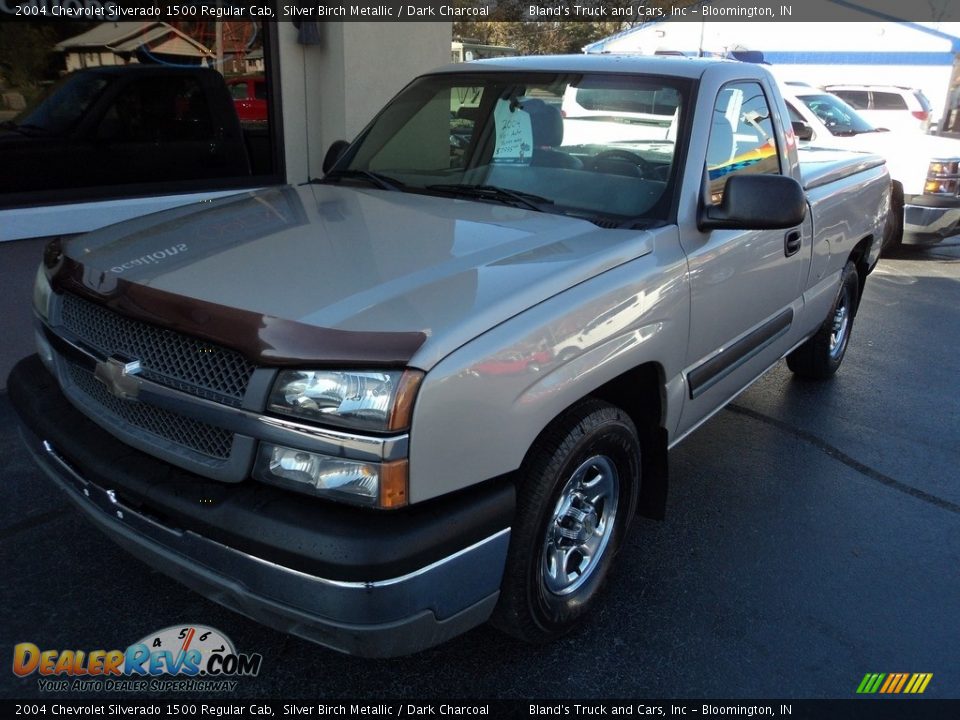 2004 Chevrolet Silverado 1500 Regular Cab Silver Birch Metallic / Dark Charcoal Photo #2