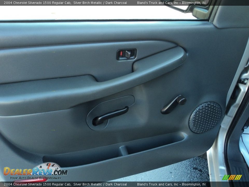 2004 Chevrolet Silverado 1500 Regular Cab Silver Birch Metallic / Dark Charcoal Photo #9