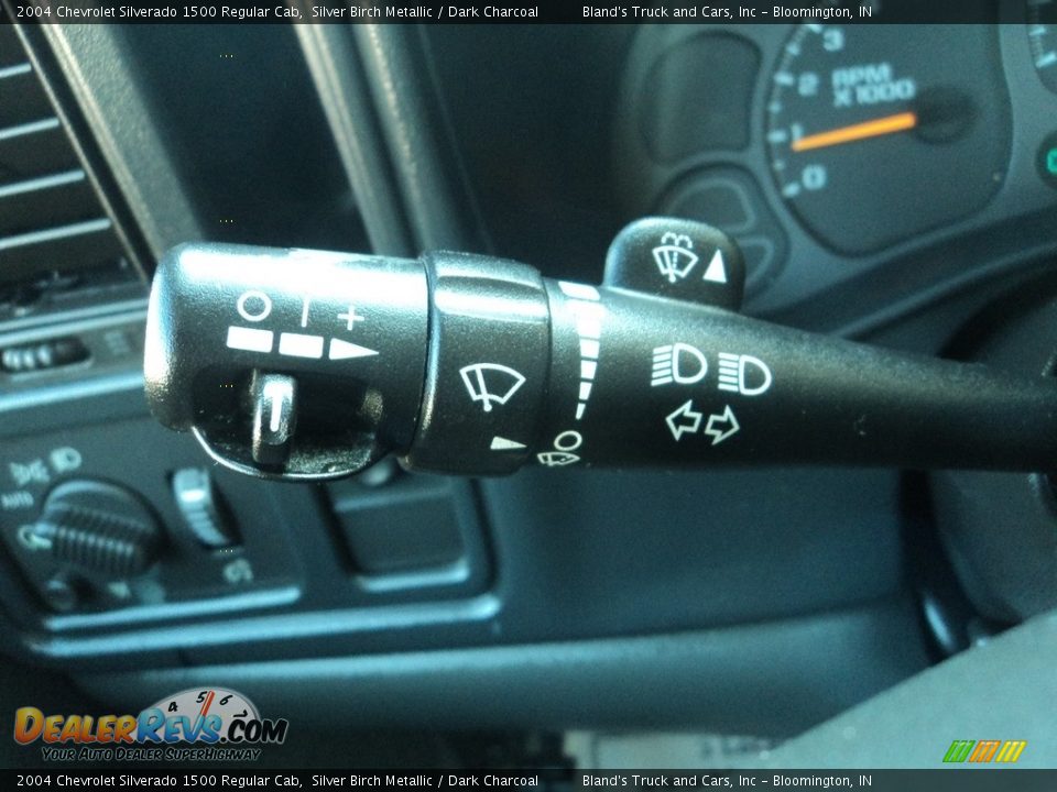 2004 Chevrolet Silverado 1500 Regular Cab Silver Birch Metallic / Dark Charcoal Photo #14