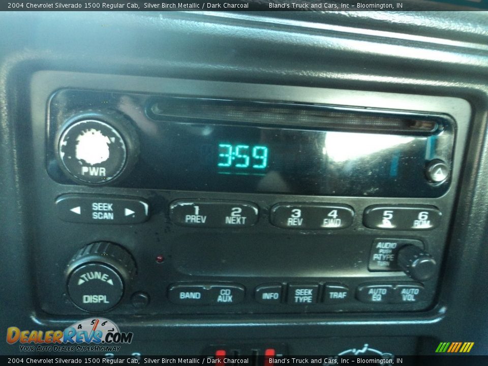 2004 Chevrolet Silverado 1500 Regular Cab Silver Birch Metallic / Dark Charcoal Photo #16
