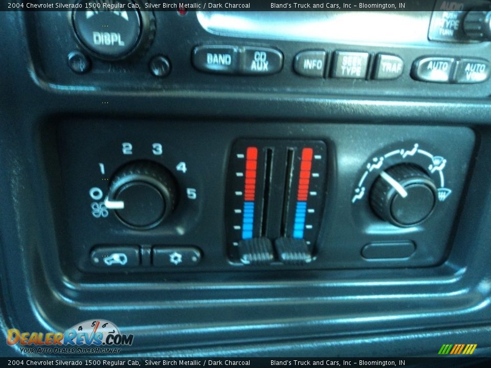 2004 Chevrolet Silverado 1500 Regular Cab Silver Birch Metallic / Dark Charcoal Photo #17