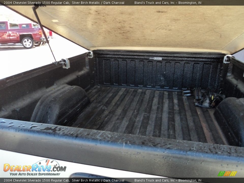 2004 Chevrolet Silverado 1500 Regular Cab Silver Birch Metallic / Dark Charcoal Photo #22
