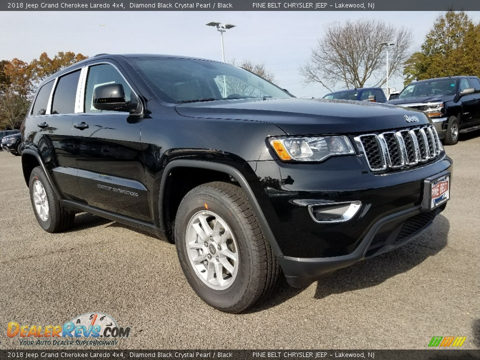 2018 Jeep Grand Cherokee Laredo 4x4 Diamond Black Crystal Pearl / Black Photo #1