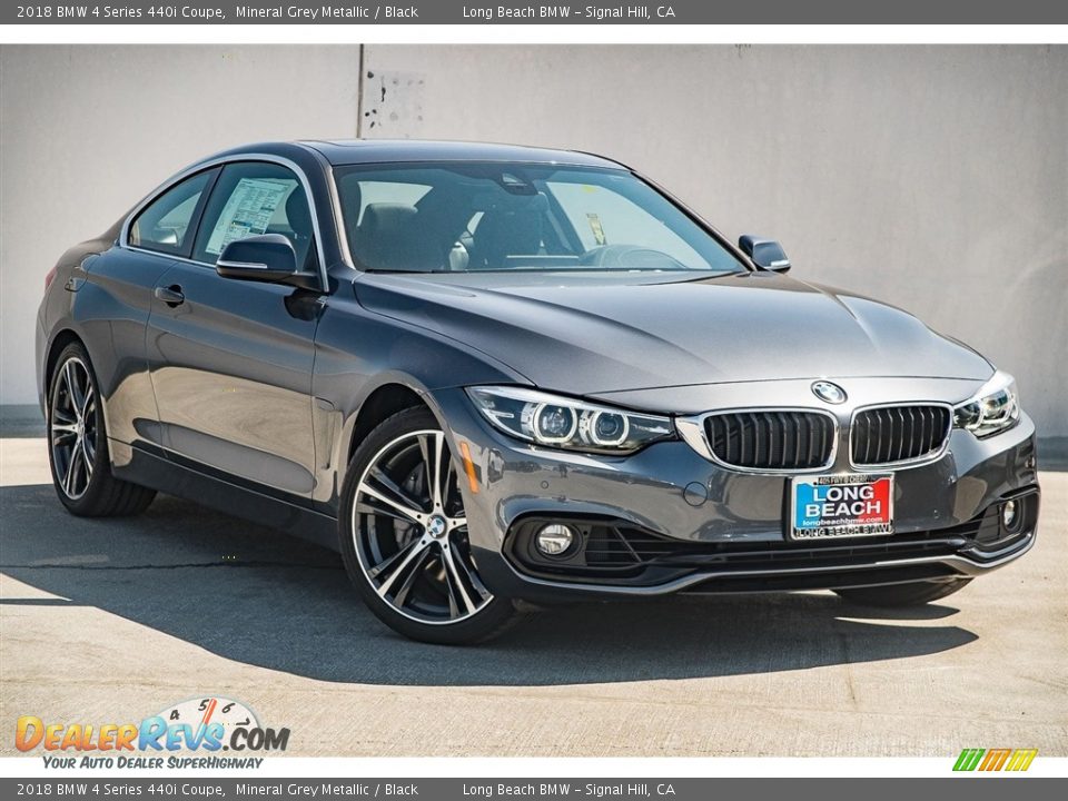 Front 3/4 View of 2018 BMW 4 Series 440i Coupe Photo #11