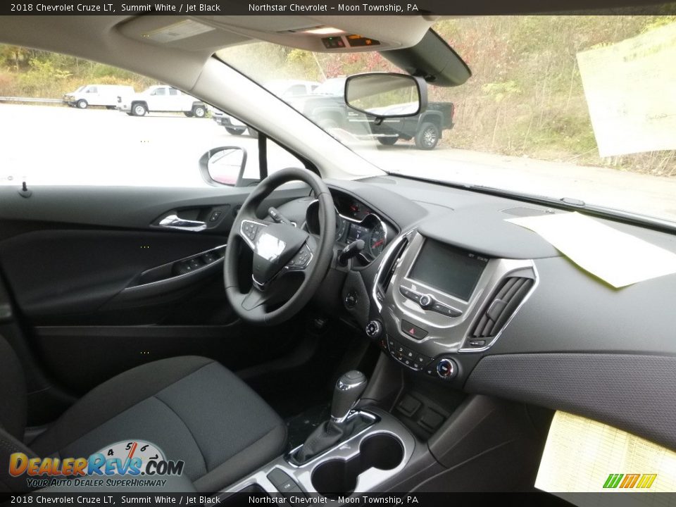 2018 Chevrolet Cruze LT Summit White / Jet Black Photo #11