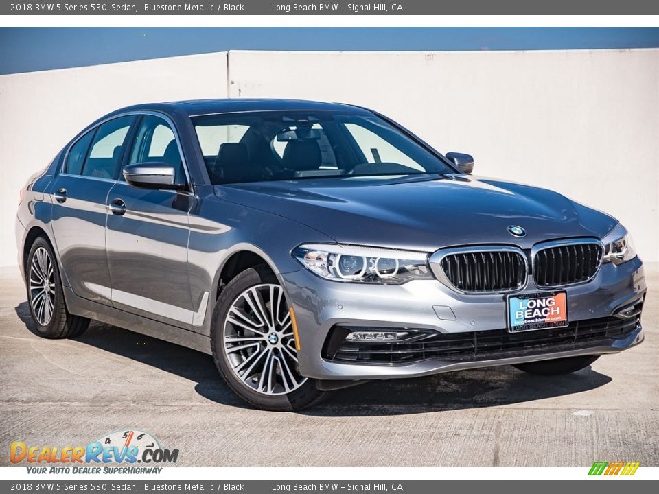 Front 3/4 View of 2018 BMW 5 Series 530i Sedan Photo #12