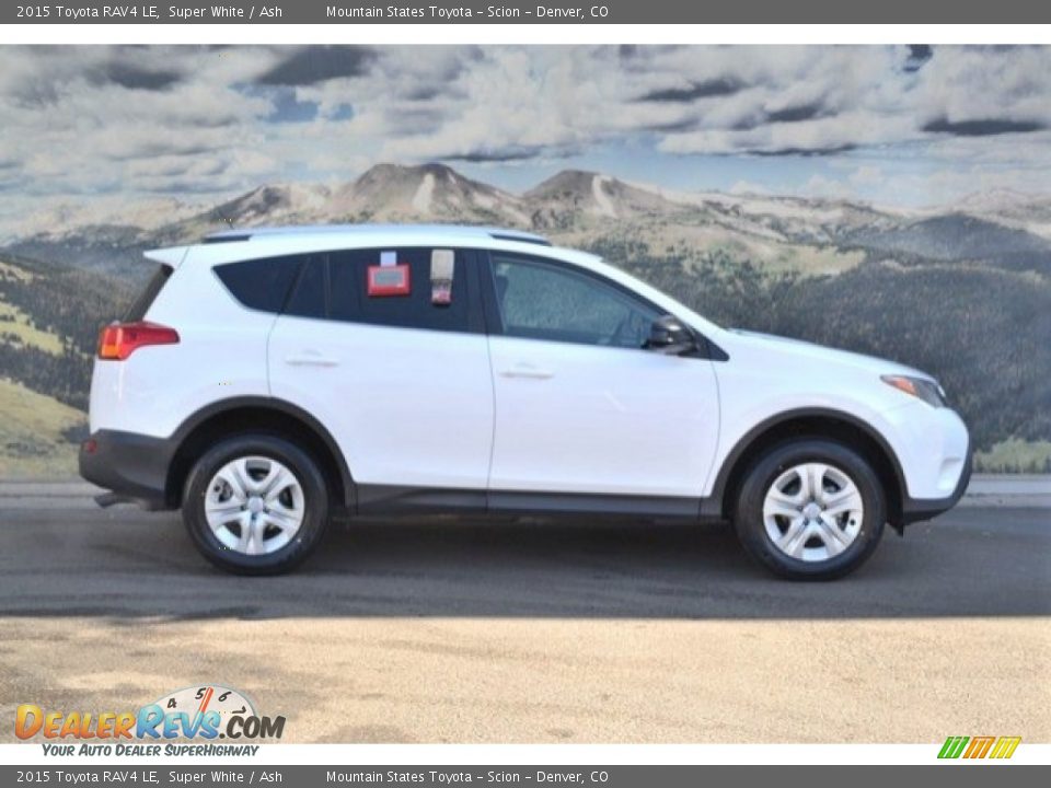 2015 Toyota RAV4 LE Super White / Ash Photo #2