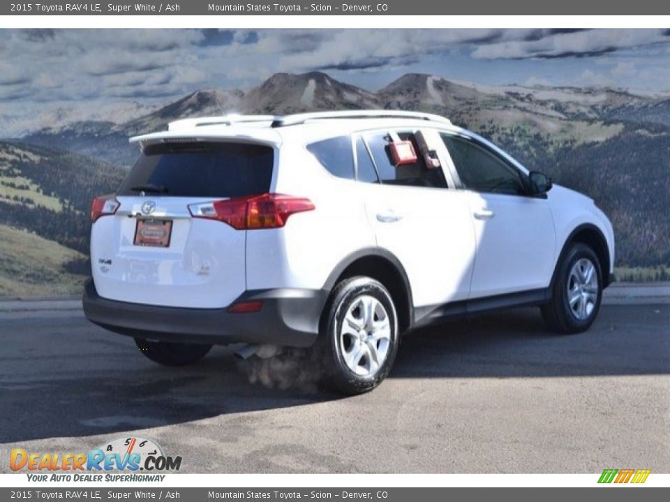 2015 Toyota RAV4 LE Super White / Ash Photo #3