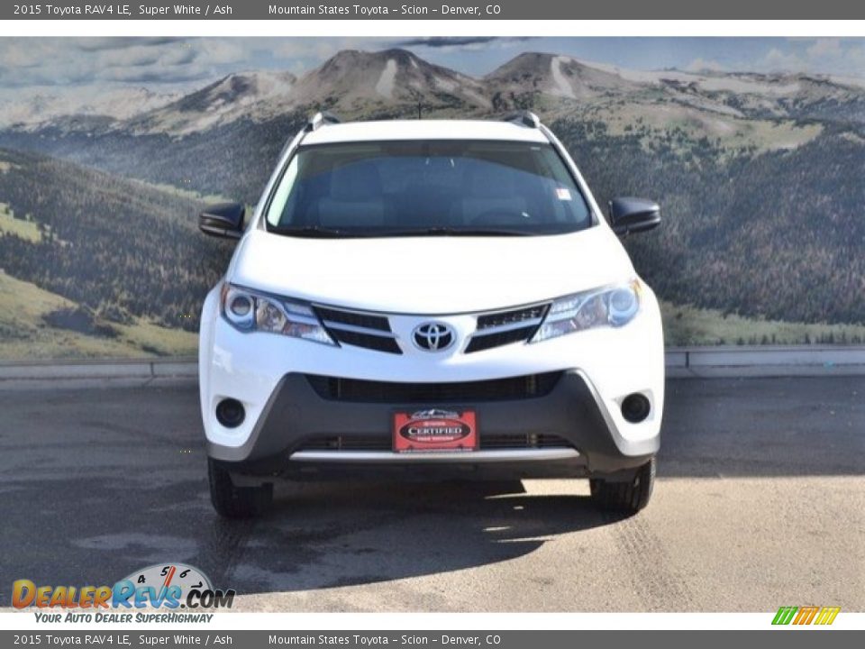 2015 Toyota RAV4 LE Super White / Ash Photo #4