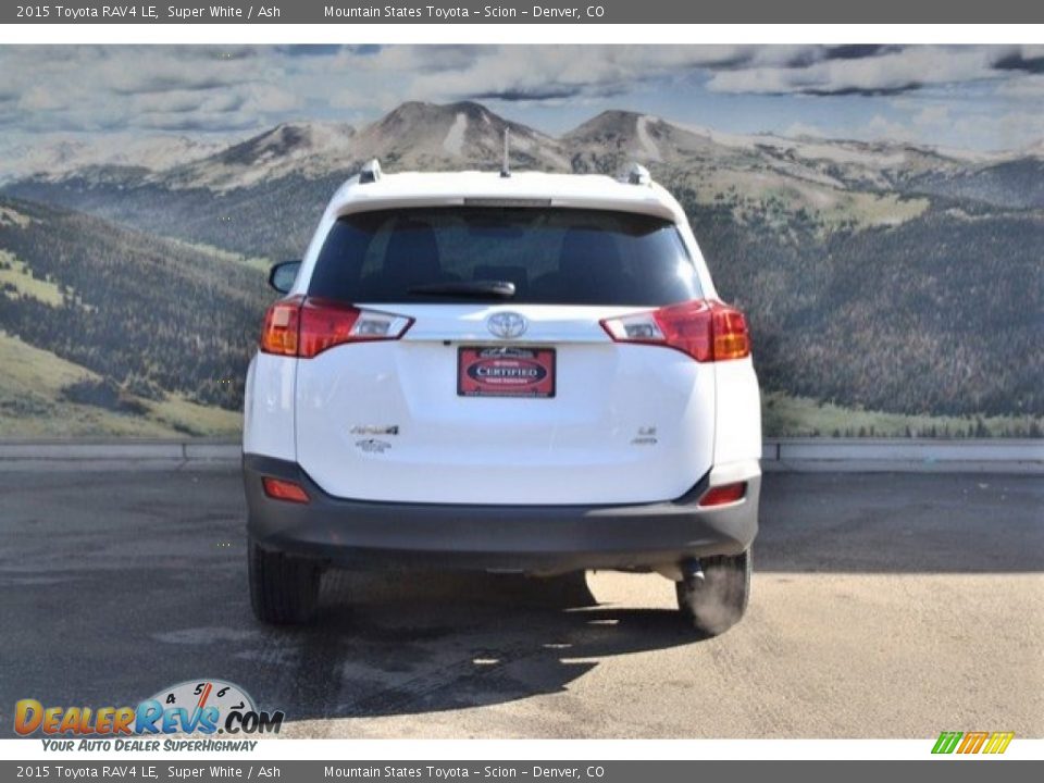 2015 Toyota RAV4 LE Super White / Ash Photo #9