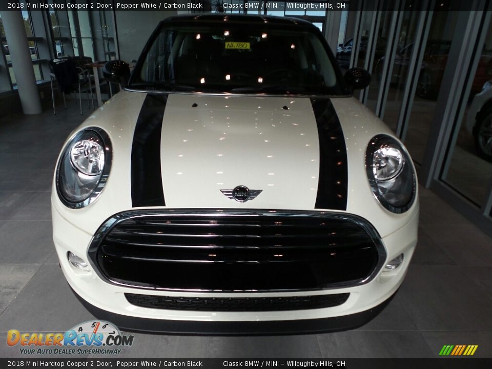 2018 Mini Hardtop Cooper 2 Door Pepper White / Carbon Black Photo #2