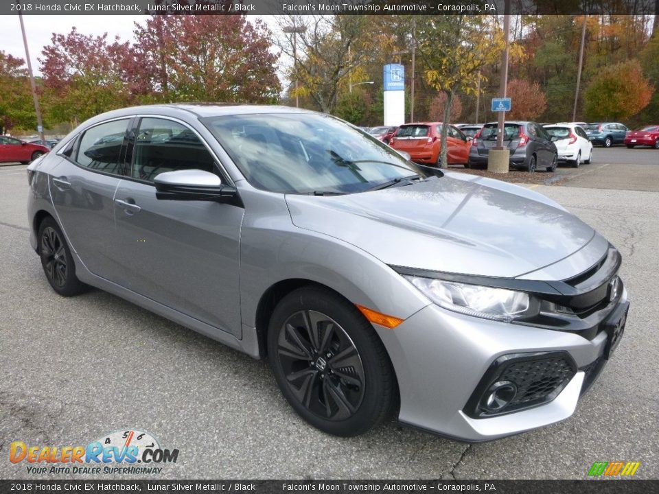 Front 3/4 View of 2018 Honda Civic EX Hatchback Photo #5