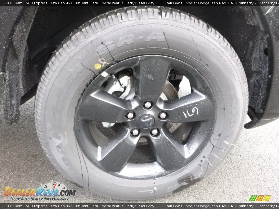 2018 Ram 1500 Express Crew Cab 4x4 Brilliant Black Crystal Pearl / Black/Diesel Gray Photo #9