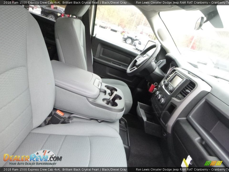 2018 Ram 1500 Express Crew Cab 4x4 Brilliant Black Crystal Pearl / Black/Diesel Gray Photo #10
