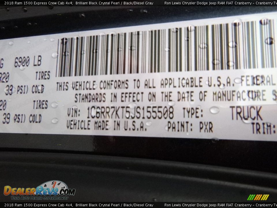 2018 Ram 1500 Express Crew Cab 4x4 Brilliant Black Crystal Pearl / Black/Diesel Gray Photo #17