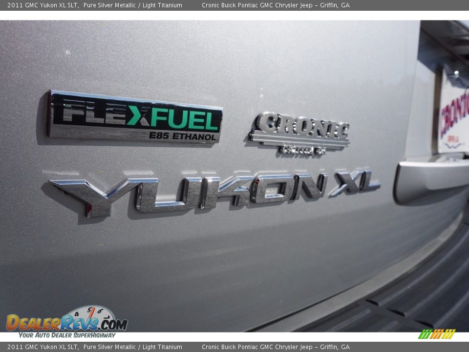 2011 GMC Yukon XL SLT Pure Silver Metallic / Light Titanium Photo #15