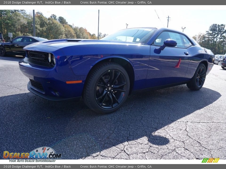 Front 3/4 View of 2018 Dodge Challenger R/T Photo #3