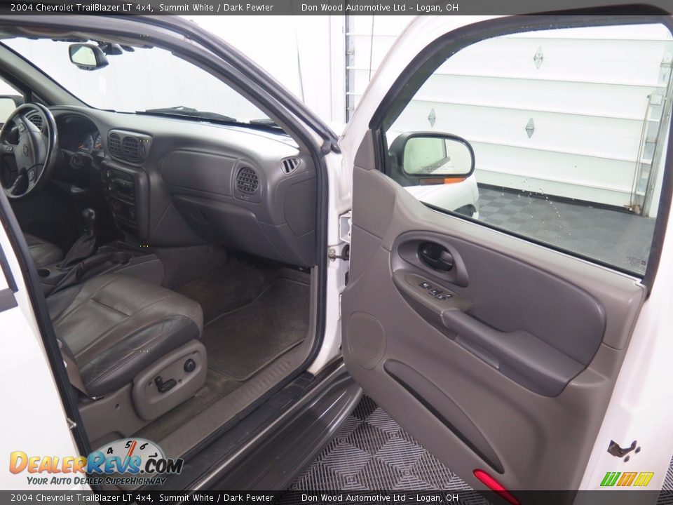 2004 Chevrolet TrailBlazer LT 4x4 Summit White / Dark Pewter Photo #26
