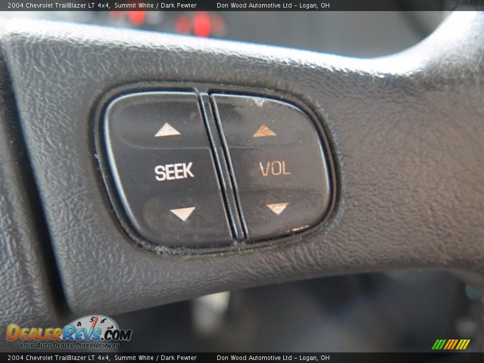 2004 Chevrolet TrailBlazer LT 4x4 Summit White / Dark Pewter Photo #28