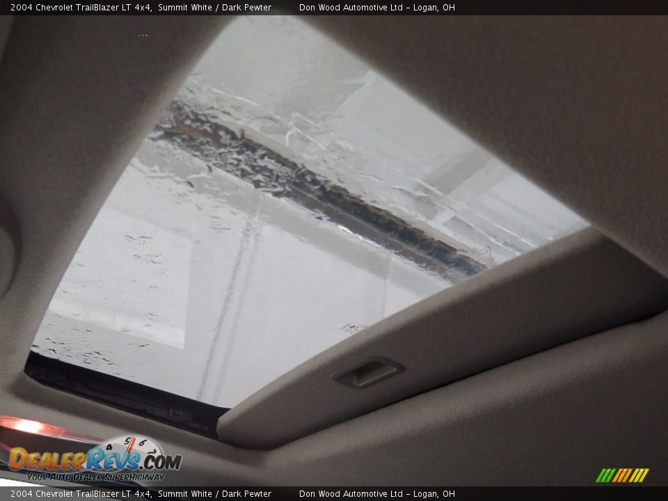 2004 Chevrolet TrailBlazer LT 4x4 Summit White / Dark Pewter Photo #32