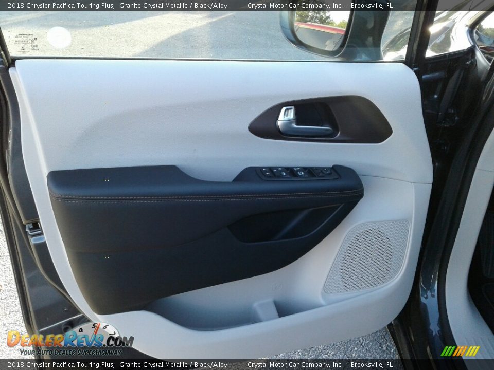 2018 Chrysler Pacifica Touring Plus Granite Crystal Metallic / Black/Alloy Photo #17