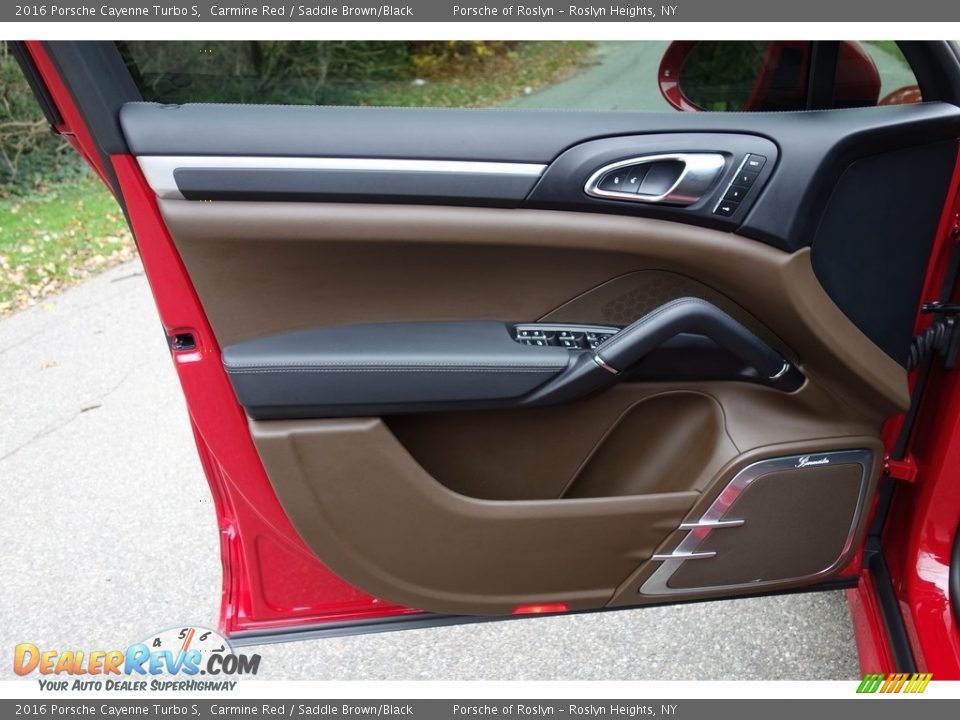 Door Panel of 2016 Porsche Cayenne Turbo S Photo #14