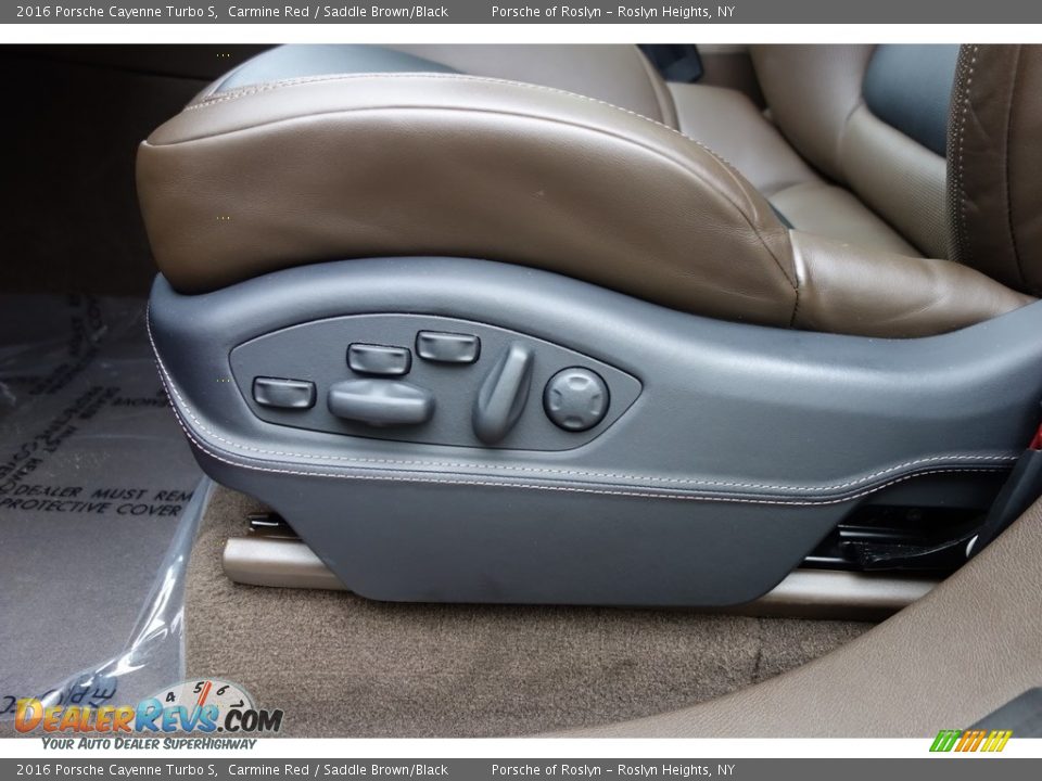 Controls of 2016 Porsche Cayenne Turbo S Photo #26