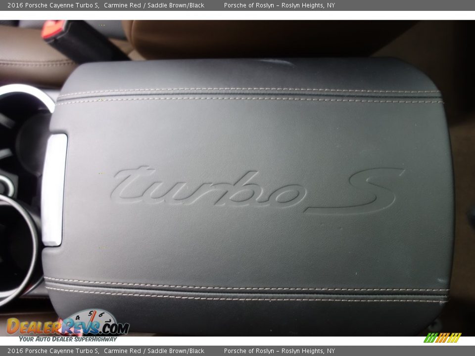 2016 Porsche Cayenne Turbo S Logo Photo #30