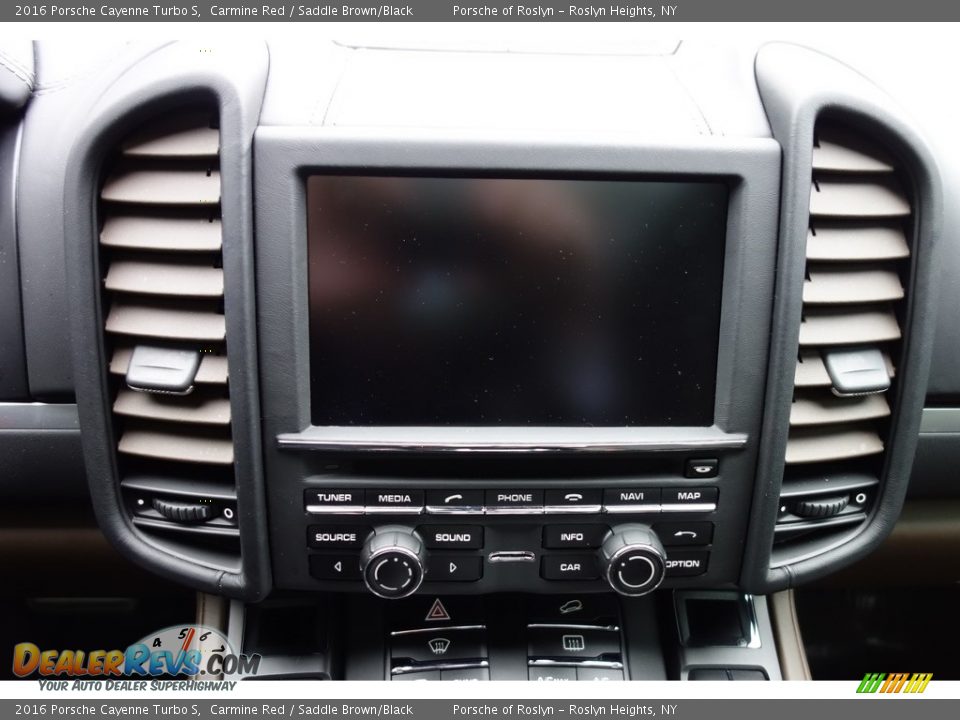 Controls of 2016 Porsche Cayenne Turbo S Photo #32