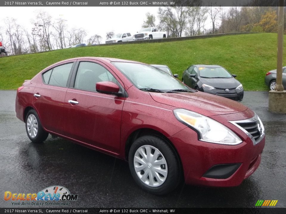 2017 Nissan Versa SL Cayenne Red / Charcoal Photo #1
