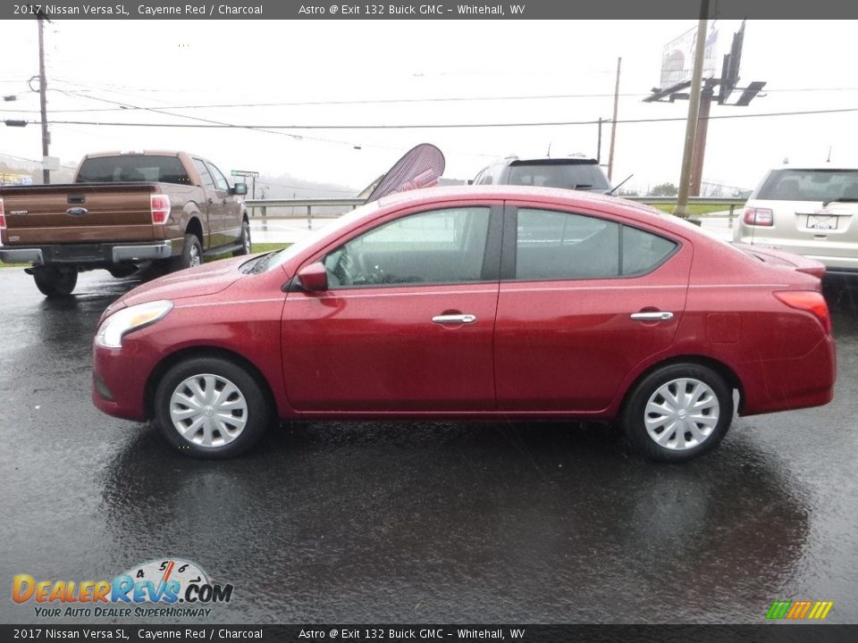2017 Nissan Versa SL Cayenne Red / Charcoal Photo #7
