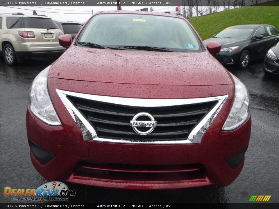 2017 Nissan Versa SL Cayenne Red / Charcoal Photo #9