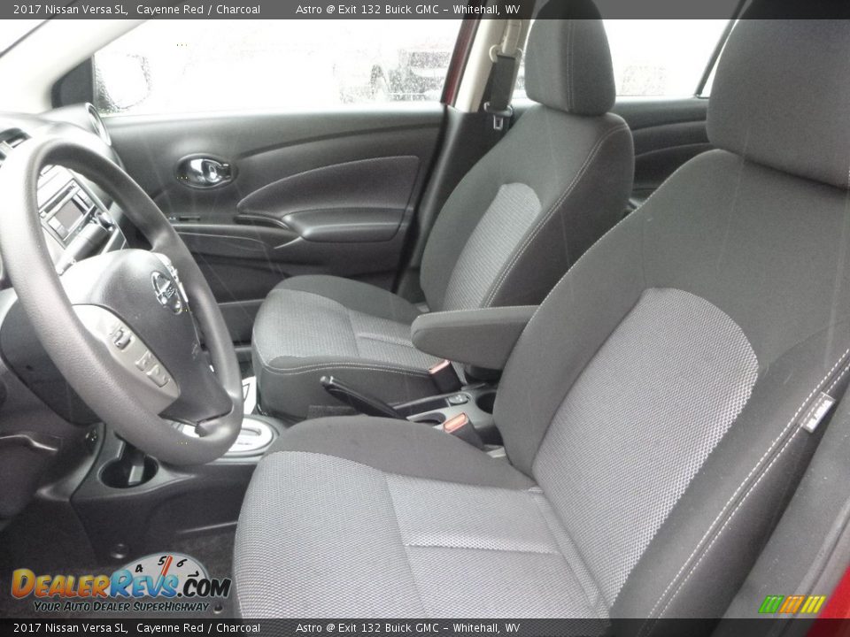 2017 Nissan Versa SL Cayenne Red / Charcoal Photo #15
