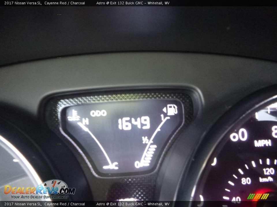 2017 Nissan Versa SL Cayenne Red / Charcoal Photo #18