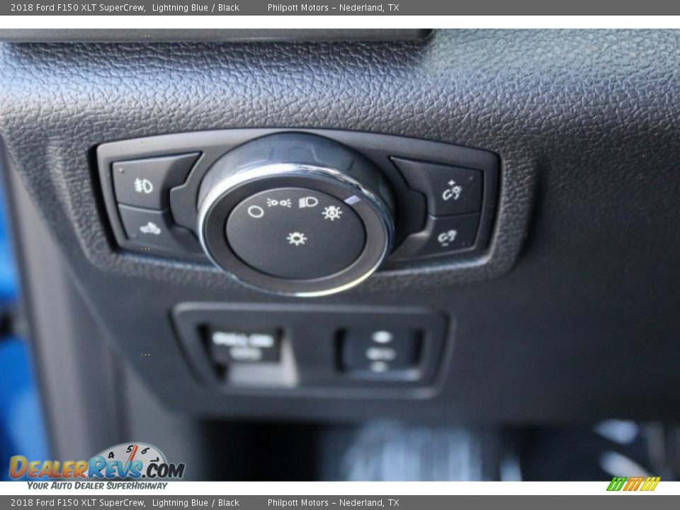 Controls of 2018 Ford F150 XLT SuperCrew Photo #20