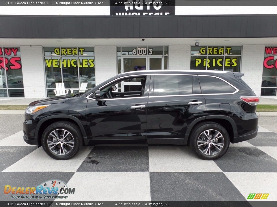 2016 Toyota Highlander XLE Midnight Black Metallic / Ash Photo #1