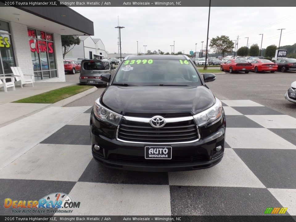 2016 Toyota Highlander XLE Midnight Black Metallic / Ash Photo #2