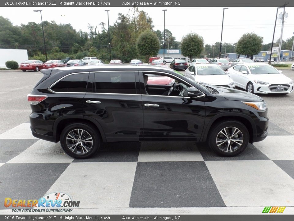 2016 Toyota Highlander XLE Midnight Black Metallic / Ash Photo #3