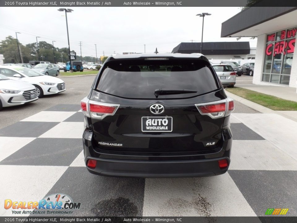 2016 Toyota Highlander XLE Midnight Black Metallic / Ash Photo #4