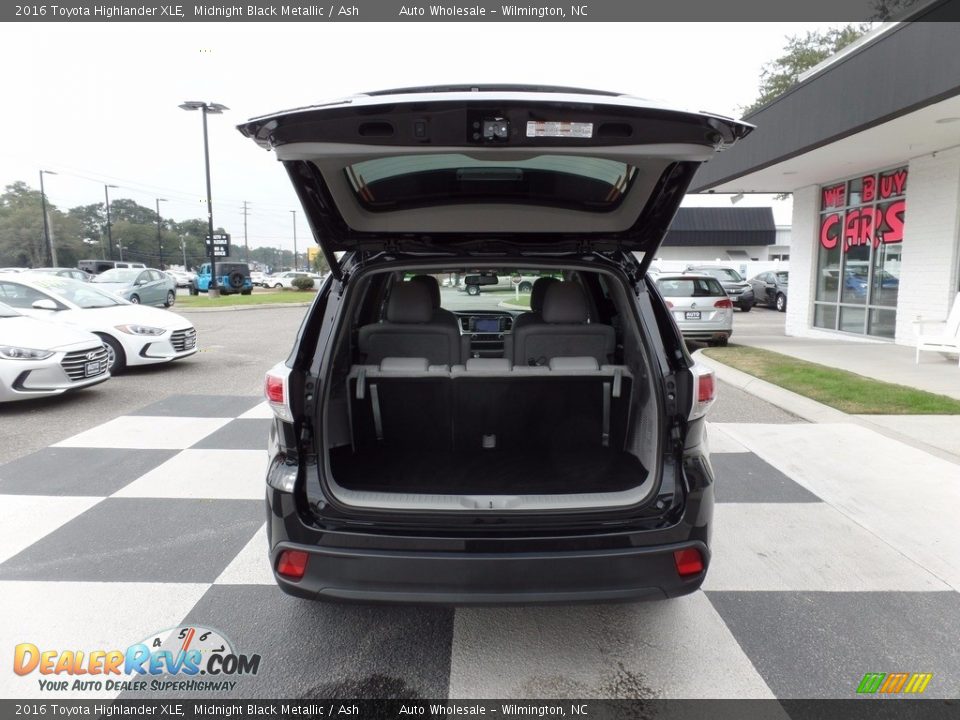 2016 Toyota Highlander XLE Midnight Black Metallic / Ash Photo #5