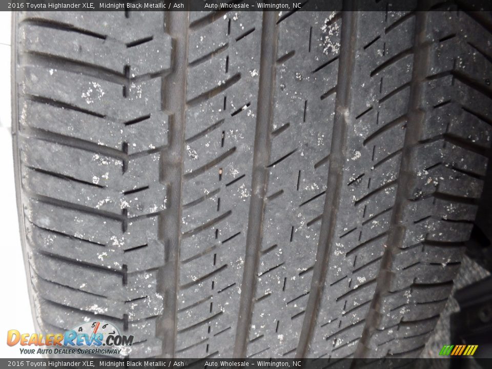 2016 Toyota Highlander XLE Midnight Black Metallic / Ash Photo #9