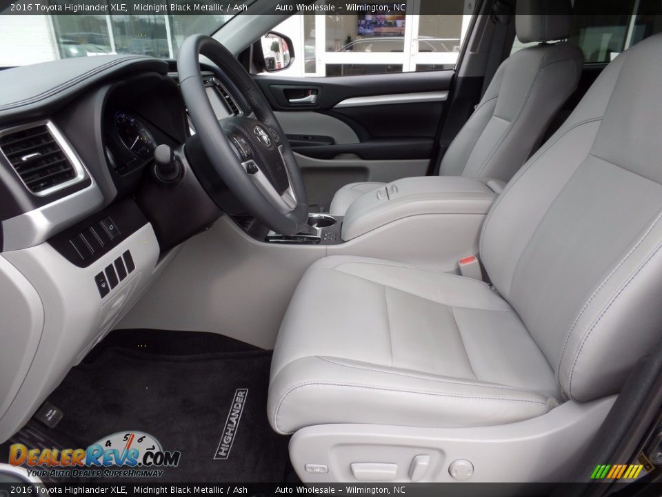 2016 Toyota Highlander XLE Midnight Black Metallic / Ash Photo #10
